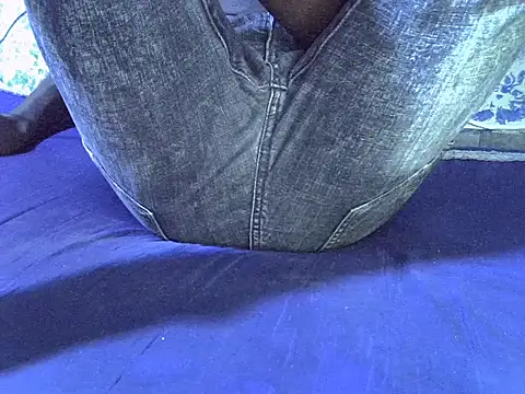 Snapshot of KING_SQUIRT chatting on October 21, 2025, 12:50 pm KING SQUIRT online show from October 21, 2025, 12:50 pm