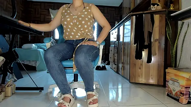 Snapshot of Cristina_Vanegas631 chatting on July 5, 2026, 6:15 pm Cristina Vanegas631 online show from July 5, 2026, 6:15 pm