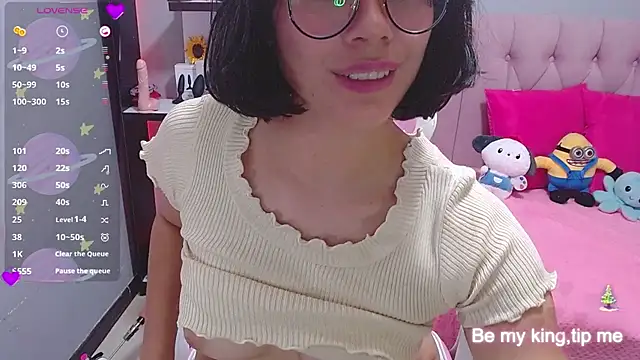 Snapshot of LoaLuxury chatting on December 5, 2024, 9:17 pm LoaLuxury online show from December 5, 2024, 9:17 pm