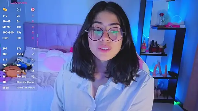 Snapshot of LoaLuxury chatting on September 19, 2025, 5:46 pm LoaLuxury online show from September 19, 2025, 5:46 pm