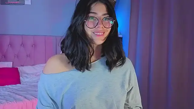 Snapshot of LoaLuxury chatting on October 2, 2025, 12:06 am LoaLuxury online show from October 2, 2025, 12:06 am