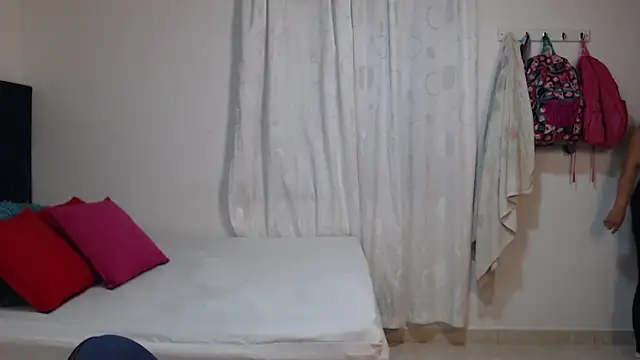 Snapshot of karlaton1977 chatting on October 19, 2025, 3:23 pm karlaton1977 online show from October 19, 2025, 3:23 pm