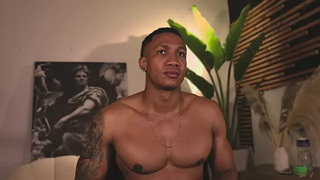 Snapshot of Logan_Varela chatting on February 3, 2025, 11:58 pm Logan Varela online show from February 3, 2025, 11:58 pm