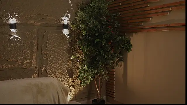 Snapshot of Logan_Varela chatting on September 28, 2025, 2:39 am Logan Varela online show from September 28, 2025, 2:39 am