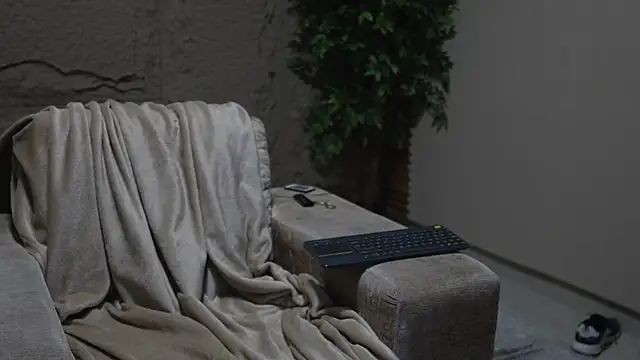 Snapshot of Logan_Varela chatting on October 12, 2025, 12:59 pm Logan Varela online show from October 12, 2025, 12:59 pm