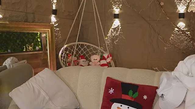 Snapshot of Logan_Varela chatting on November 30, 2025, 2:15 am Logan Varela online show from November 30, 2025, 2:15 am