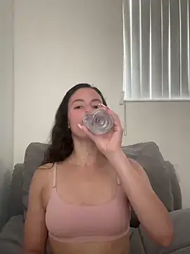 brookehoneynina online show from March 17, 2025, 6:42 pm