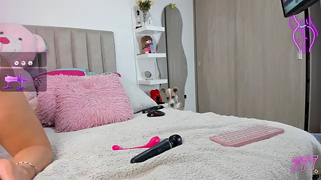 Snapshot of Queen_Antonella_Oficial chatting on May 7, 2026, 10:48 pm Queen Antonella Oficial online show from May 7, 2026, 10:48 pm