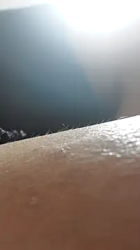 gurlnips online show from April 25, 2026, 2:47 am