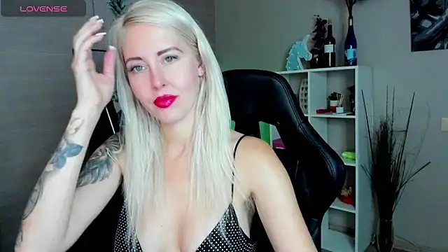 Snapshot of Mermaid_N chatting on October 10, 2025, 1:48 am Mermaid N online show from October 10, 2025, 1:48 am