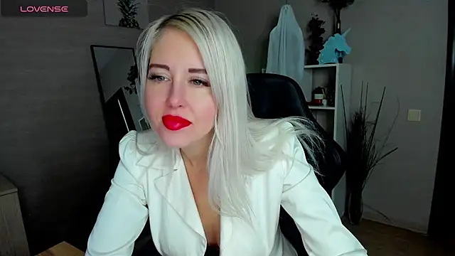 Snapshot of Mermaid_N chatting on November 11, 2025, 1:38 am Mermaid N online show from November 11, 2025, 1:38 am