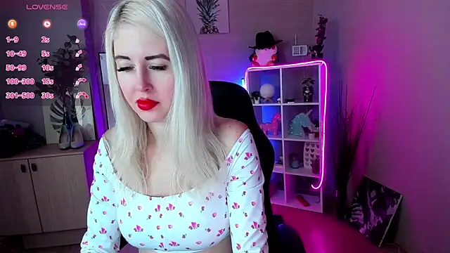 Snapshot of Mermaid_N chatting on May 12, 2026, 1:36 am Mermaid N online show from May 12, 2026, 1:36 am