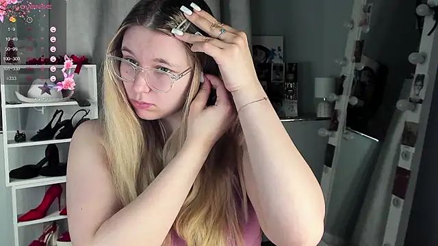 Rebecca Kelly online show from February 17, 2026, 2:30 am