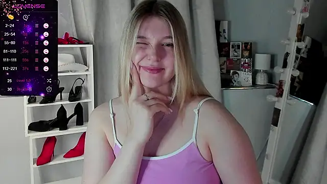 Rebecca Kelly online show from March 18, 2026, 1:53 am