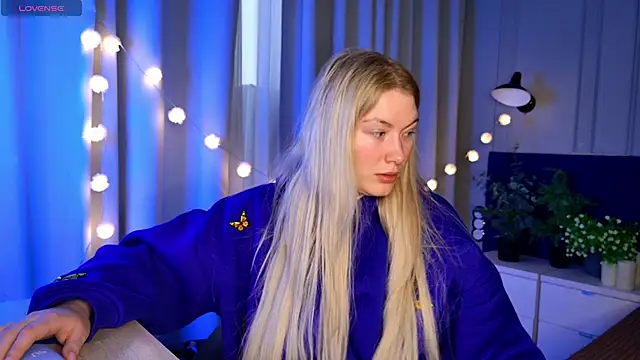 Liv Fay online show from February 12, 2025, 1:37 pm