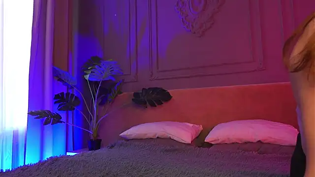 Liv Fay online show from September 11, 2025, 3:01 pm