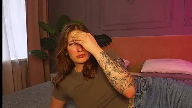 Liv Fay online show from September 18, 2025, 2:52 pm