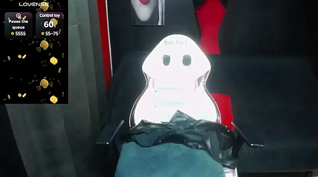 Snapshot of sailor_moon07 chatting on February 13, 2025, 5:48 am sailor moon07 online show from February 13, 2025, 5:48 am