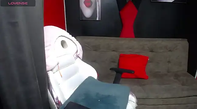 Snapshot of sailor_moon07 chatting on February 14, 2025, 2:50 am sailor moon07 online show from February 14, 2025, 2:50 am