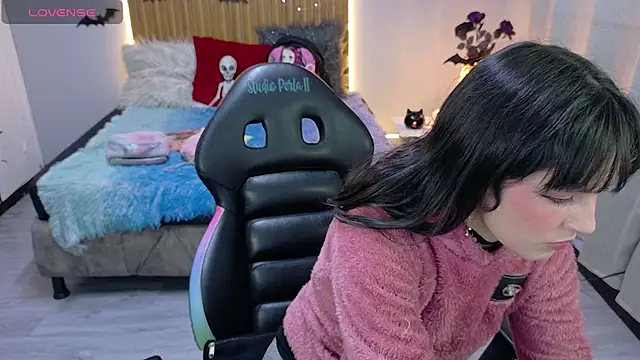 Snapshot of sailor_moon07 chatting on October 10, 2025, 5:06 am sailor moon07 online show from October 10, 2025, 5:06 am