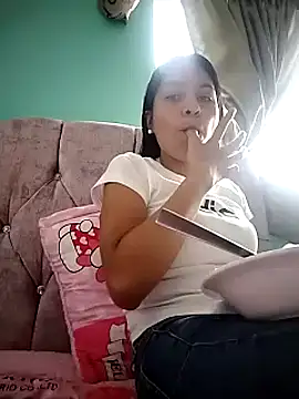 Snapshot of Tiphanydirty3 chatting on February 24, 2025, 10:25 pm Tiphanydirty3 online show from February 24, 2025, 10:25 pm