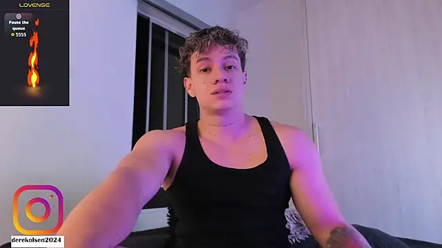 Snapshot of DerekOlsen chatting on September 22, 2025, 2:35 am DerekOlsen online show from September 22, 2025, 2:35 am