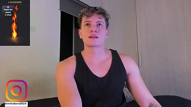 Snapshot of DerekOlsen chatting on November 11, 2025, 2:44 am DerekOlsen online show from November 11, 2025, 2:44 am