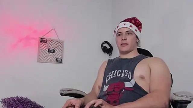 Snapshot of Alan_hadid1 chatting on December 12, 2024, 2:48 am Alan hadid1 online show from December 12, 2024, 2:48 am