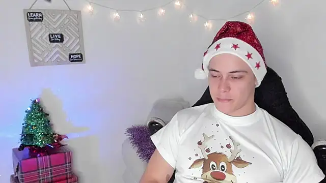 Snapshot of Alan_hadid1 chatting on December 16, 2024, 11:28 pm Alan hadid1 online show from December 16, 2024, 11:28 pm