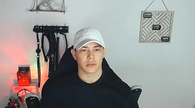 Snapshot of Alan_hadid1 chatting on January 24, 2025, 6:46 pm Alan hadid1 online show from January 24, 2025, 6:46 pm