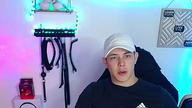 Snapshot of Alan_hadid1 chatting on January 31, 2025, 8:22 pm Alan hadid1 online show from January 31, 2025, 8:22 pm