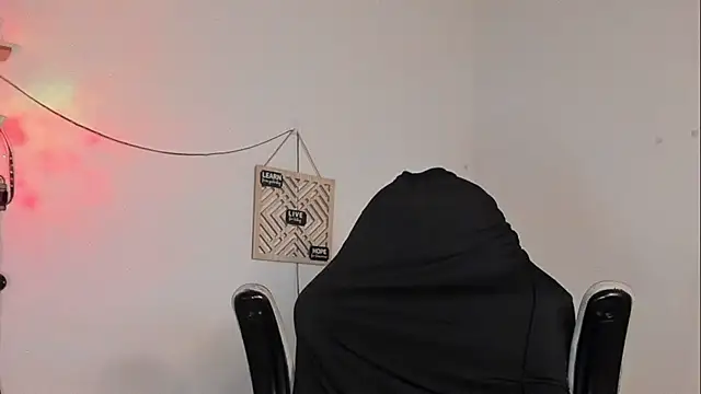 Snapshot of Alan_hadid1 chatting on March 2, 2025, 11:42 pm Alan hadid1 online show from March 2, 2025, 11:42 pm