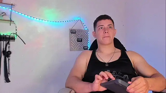 Snapshot of Alan_hadid1 chatting on March 14, 2025, 3:36 pm Alan hadid1 online show from March 14, 2025, 3:36 pm