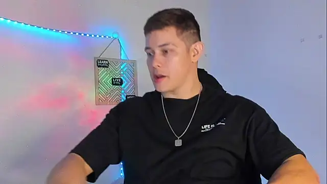 Snapshot of Alan_hadid1 chatting on March 19, 2025, 12:26 am Alan hadid1 online show from March 19, 2025, 12:26 am