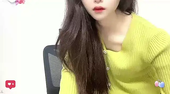 Snapshot of ---MIA--- chatting on February 22, 2025, 1:02 pm ---MIA--- online show from February 22, 2025, 1:02 pm