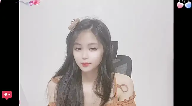 Snapshot of ---MIA--- chatting on March 3, 2025, 4:14 pm ---MIA--- online show from March 3, 2025, 4:14 pm