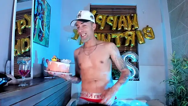 DrakeNeumann online show from October 19, 2025, 4:02 am