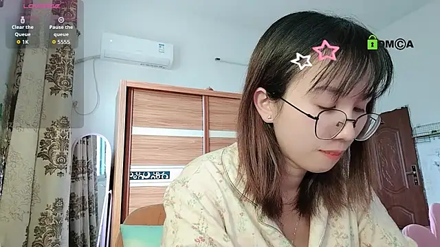 Lili 666 online show from October 22, 2025, 8:03 am