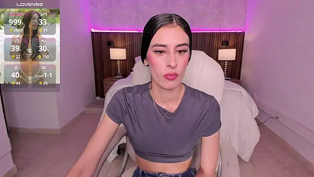 karlaa james online show from June 17, 2026, 11:01 am
