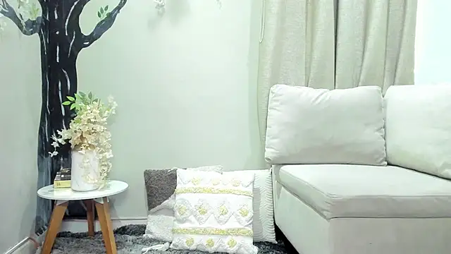 Miranda doll  online show from December 20, 2025, 12:12 pm