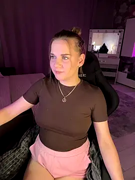 Lexi noah online show from September 18, 2025, 9:17 pm