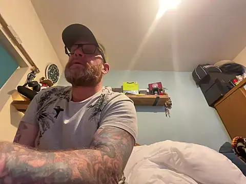Snapshot of Tattooednakedguy chatting on April 4, 2026, 7:00 pm Tattooednakedguy online show from April 4, 2026, 7:00 pm