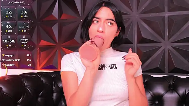 Snapshot of KasiaNoir_ chatting on February 20, 2025, 3:30 pm KasiaNoir online show from February 20, 2025, 3:30 pm