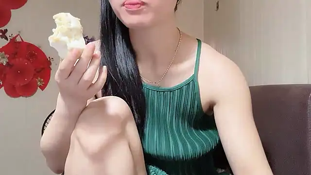 LinhChi 9x online show from May 2, 2026, 1:21 am