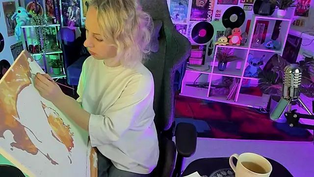 LylithSkye online show from December 11, 2024, 12:02 pm