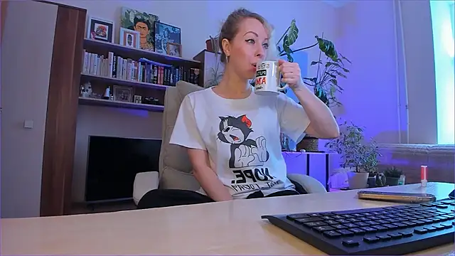 LylithSkye online show from March 14, 2026, 5:24 am