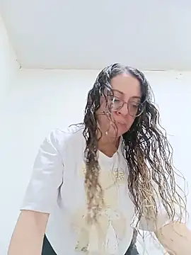 miss hanna07 online show from June 19, 2026, 6:12 pm