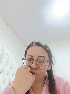 miss hanna07 online show from July 12, 2026, 2:41 pm