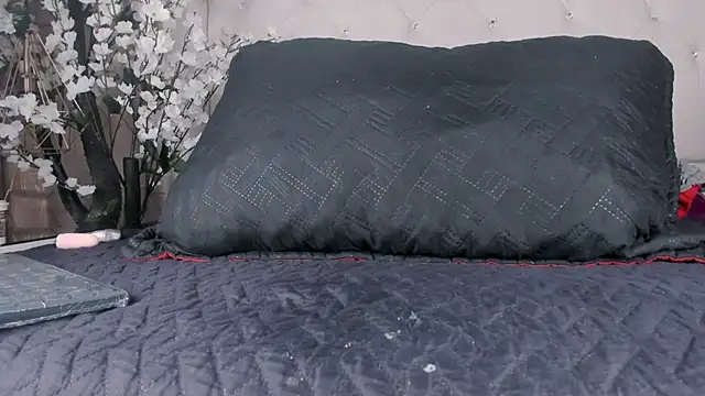 Snapshot of Annieefoxx chatting on February 21, 2025, 5:20 pm Annieefoxx online show from February 21, 2025, 5:20 pm