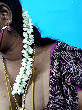 Snapshot of mayaa2u chatting on June 6, 2026, 5:39 pm mayaa2u online show from June 6, 2026, 5:39 pm